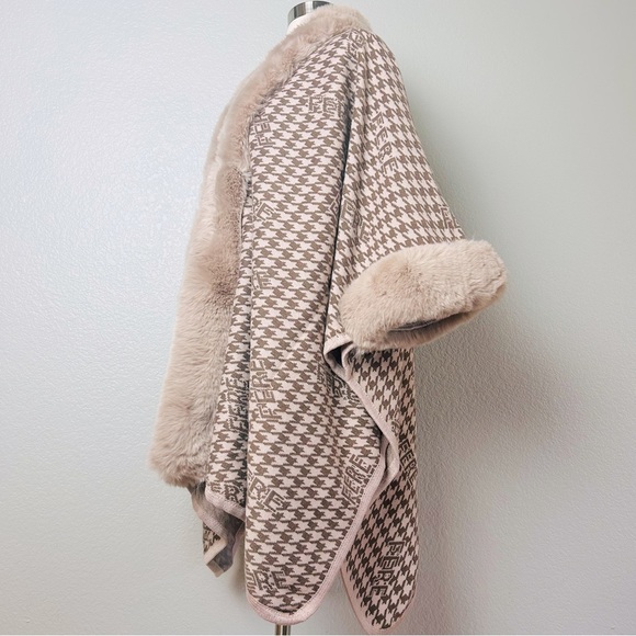 Poncho Cape Shawl Coat Women's Faux Fur Trim Hounds Tooth Print O/S NWT - Picture 2 of 6